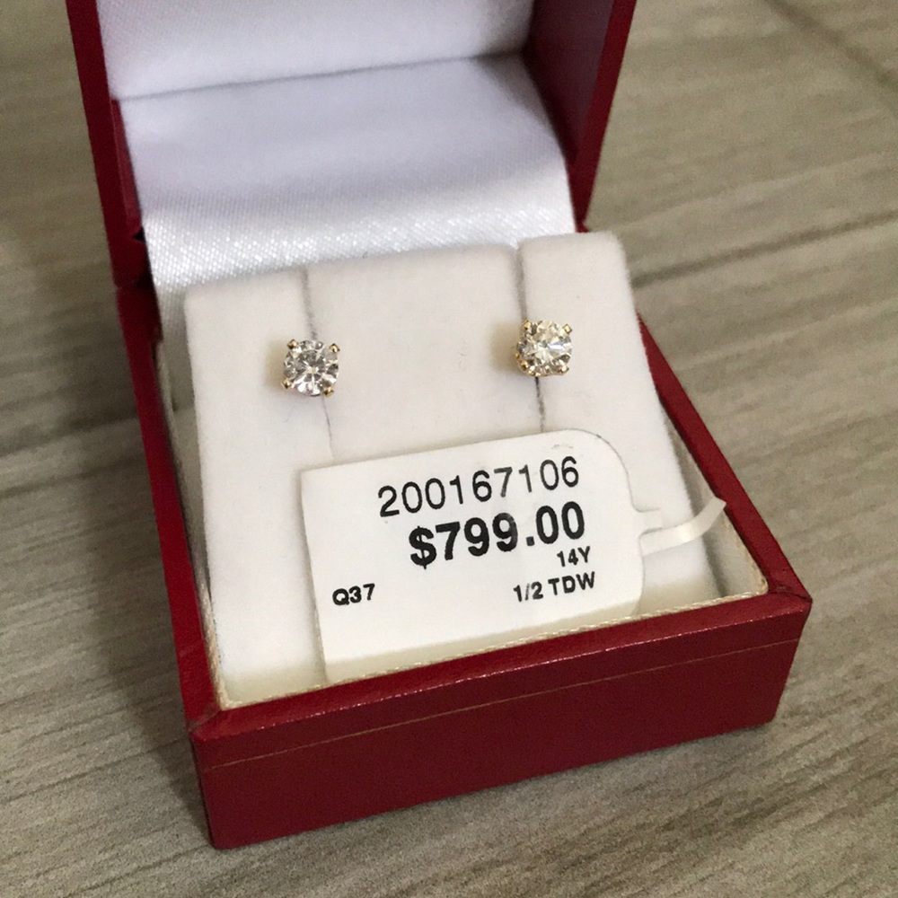 🌟Gold 1/4 Carat Diamond Earrings. TDW1/2
